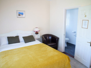 Queen Room at Browne's B&amp;B Dingle